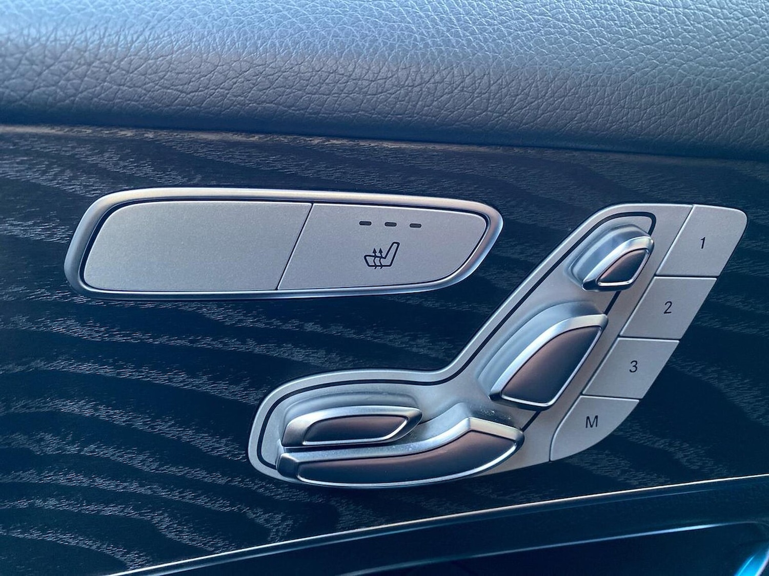 Used Mercedes-Benz GLC 2018 for sale - 76403428: Photo 30