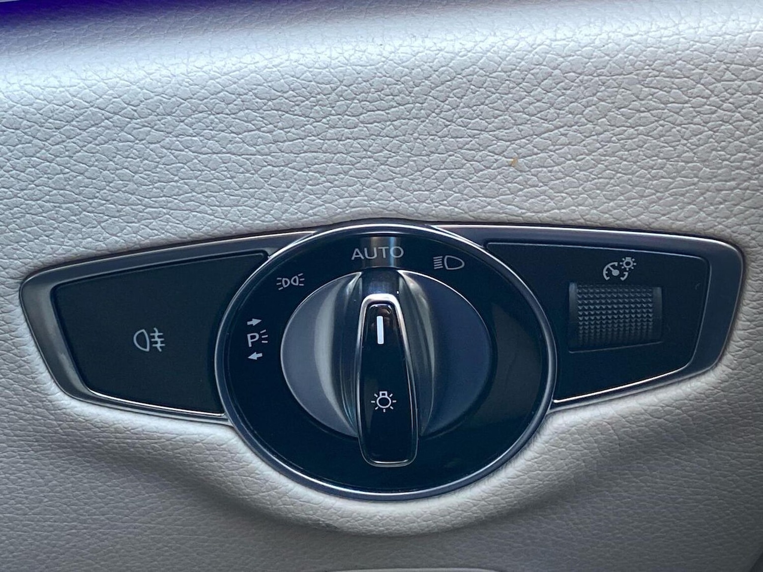 Used Mercedes-Benz CLS 2019 for sale - 76402445: Photo 22