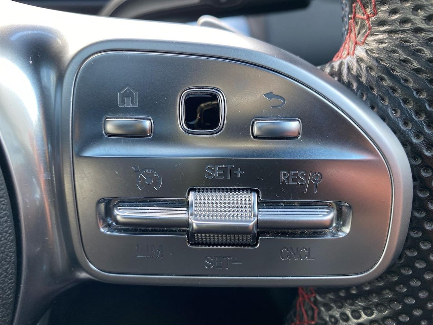 Used Mercedes-Benz GLB 2023 for sale - 76628020: Photo 27