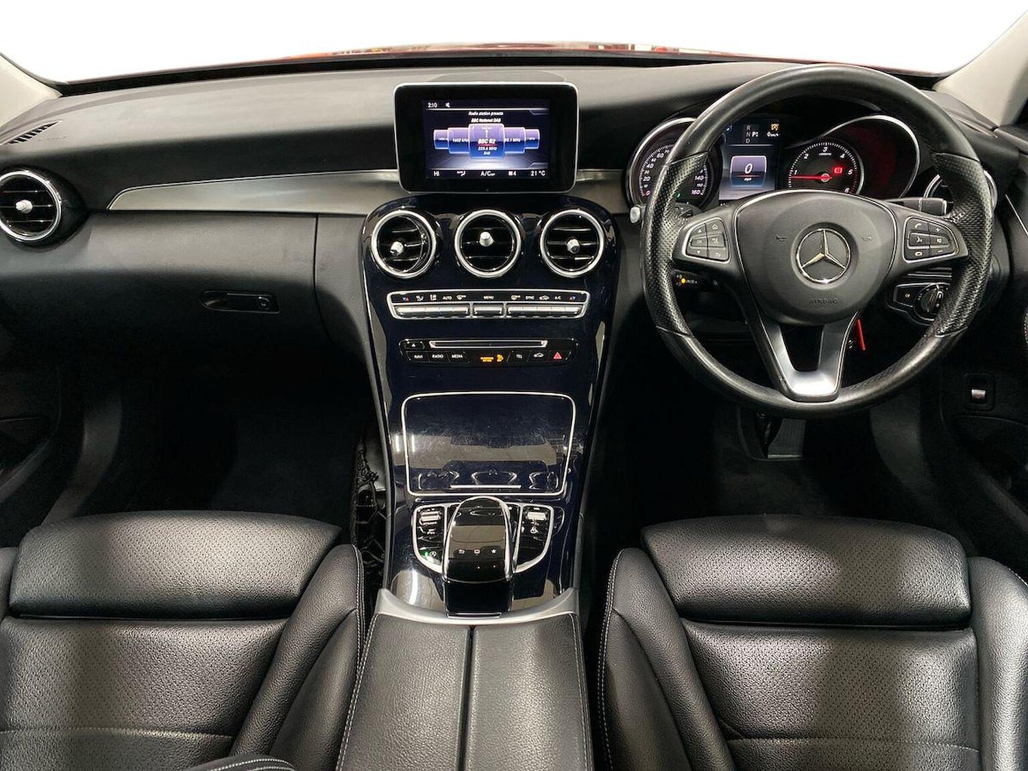 Used Mercedes-Benz C Class 2015 for sale - 76982880: Photo 8