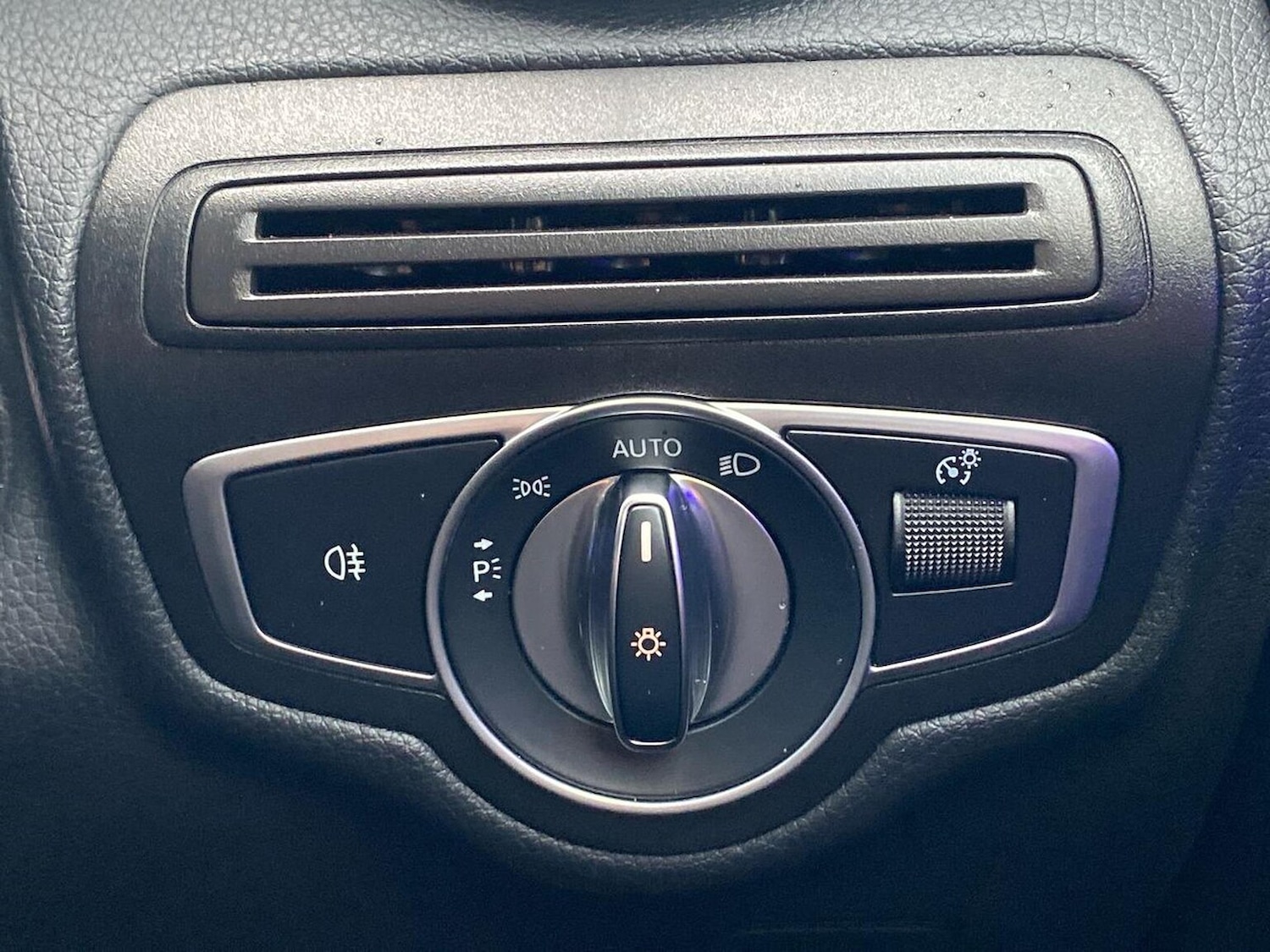 Used Mercedes-Benz GLC 2019 for sale - 76450579: Photo 22