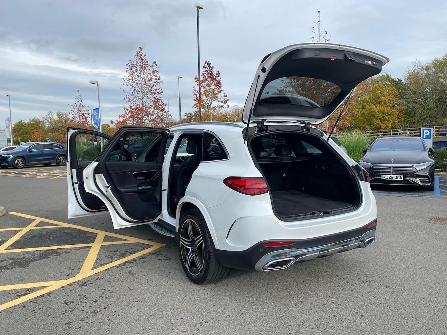 Used Mercedes-Benz GLC 2023 for sale - 76699436: Photo 40