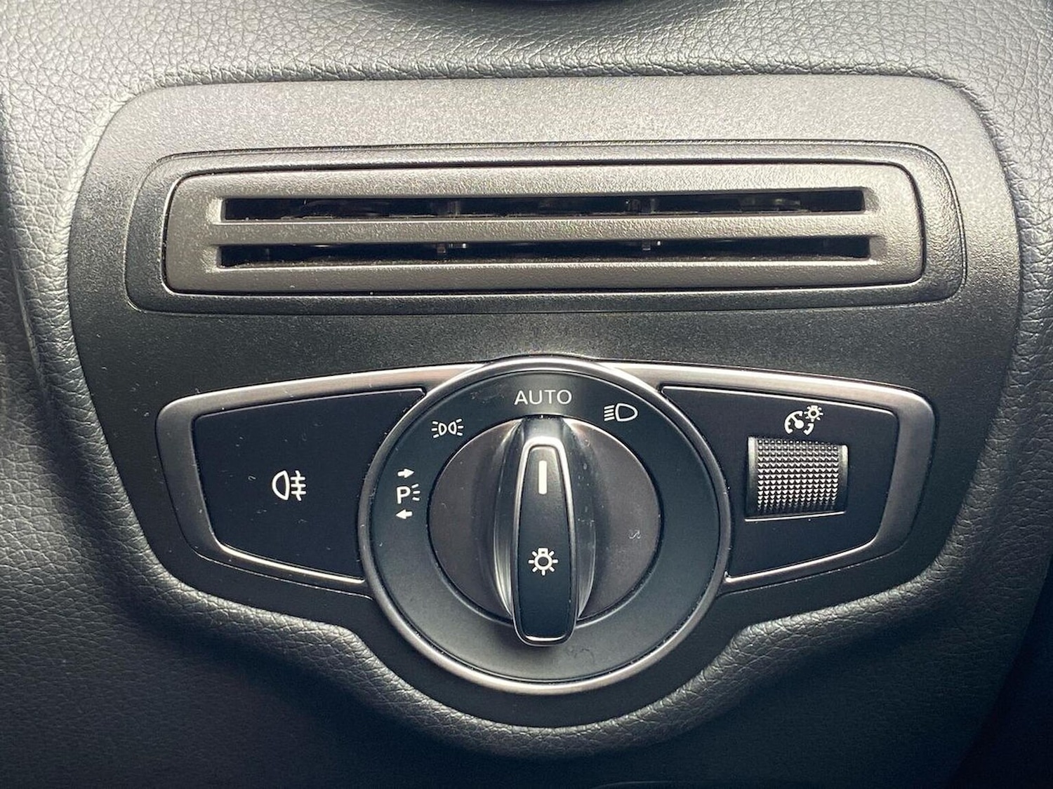 Used Mercedes-Benz GLC 2021 for sale - 76470973: Photo 22