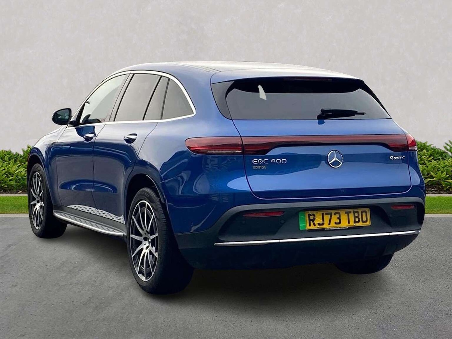 Used Mercedes-Benz EQC 2023 for sale - 77629393: Photo 2