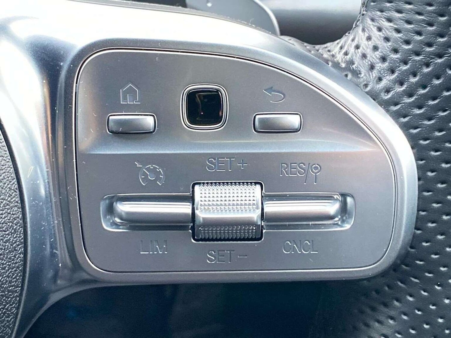 Used Mercedes-Benz EQC 2023 for sale - 77629393: Photo 27