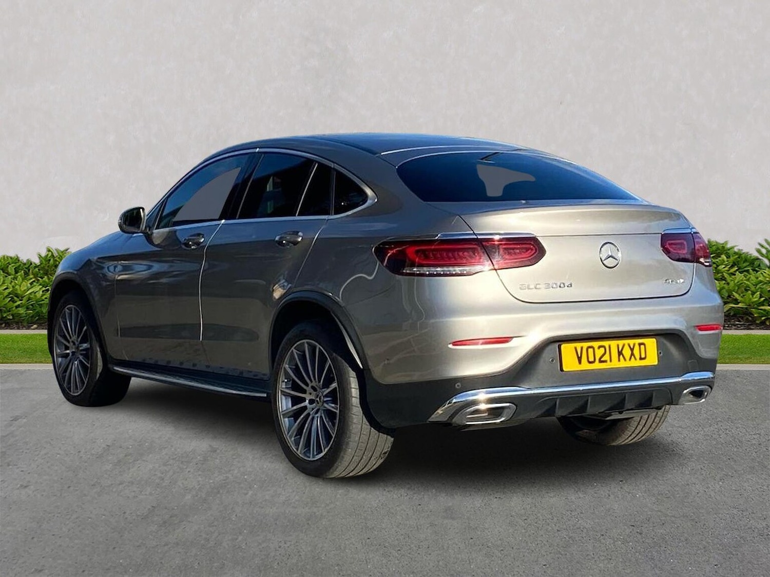 Used Mercedes-Benz GLC 2021 for sale - 76879717: Photo 2