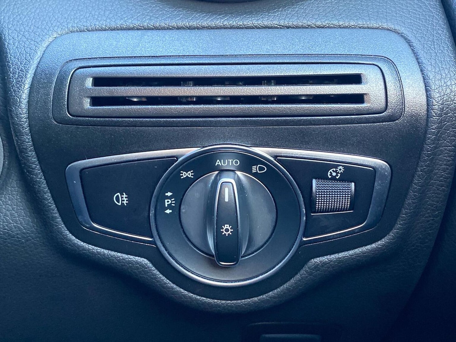 Used Mercedes-Benz GLC 2021 for sale - 76879717: Photo 22