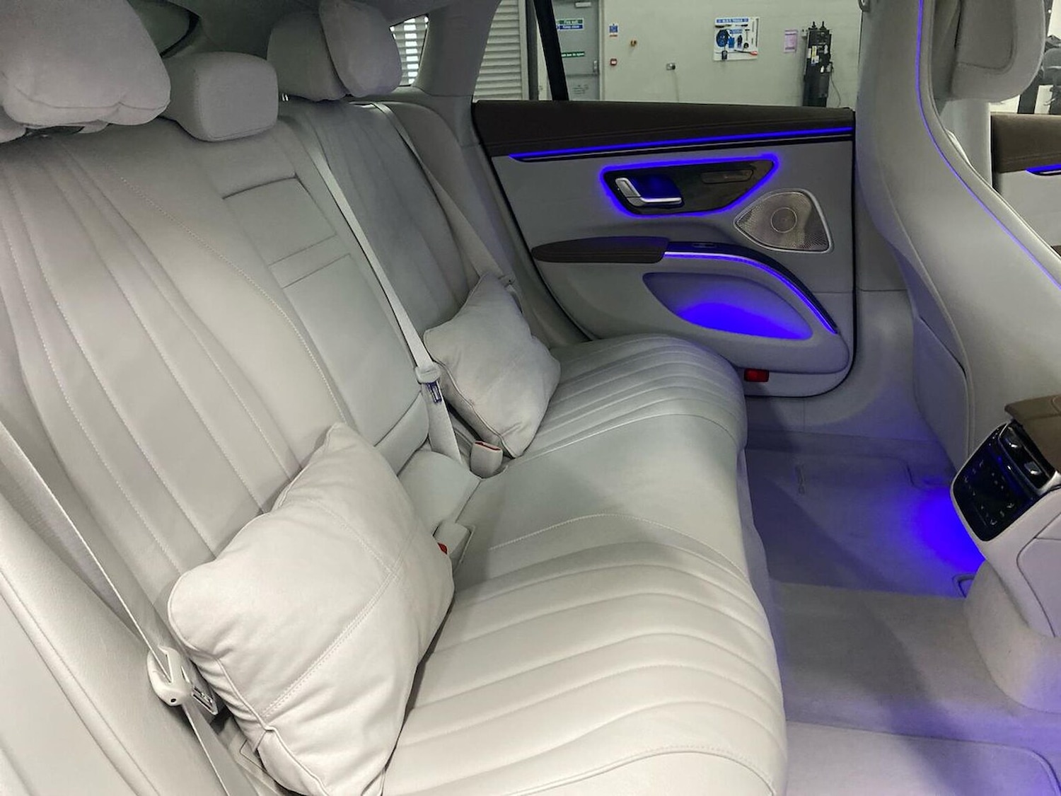 Used Mercedes-Benz EQS 2023 for sale - 76982881: Photo 16