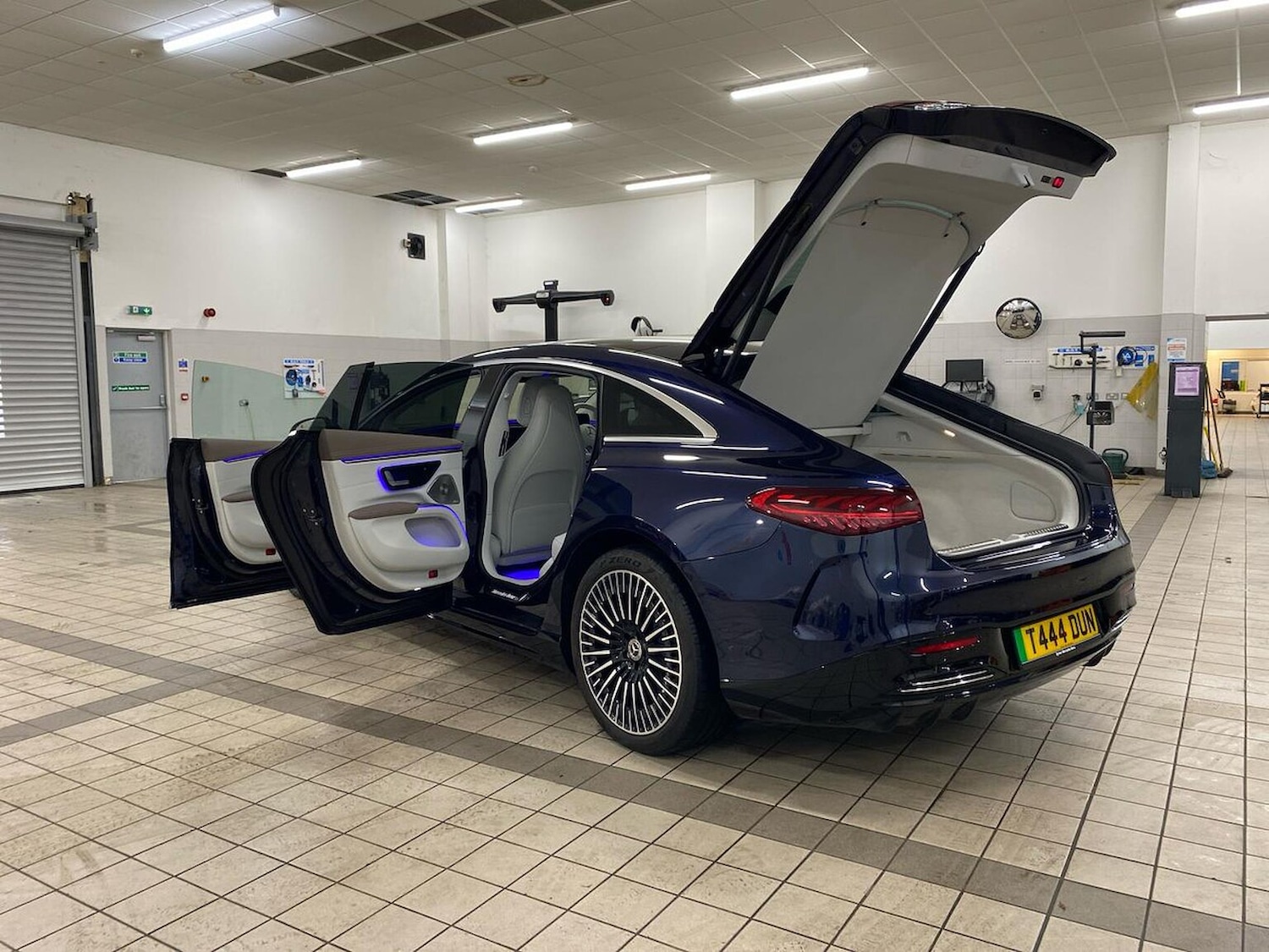 Used Mercedes-Benz EQS 2023 for sale - 76982881: Photo 40