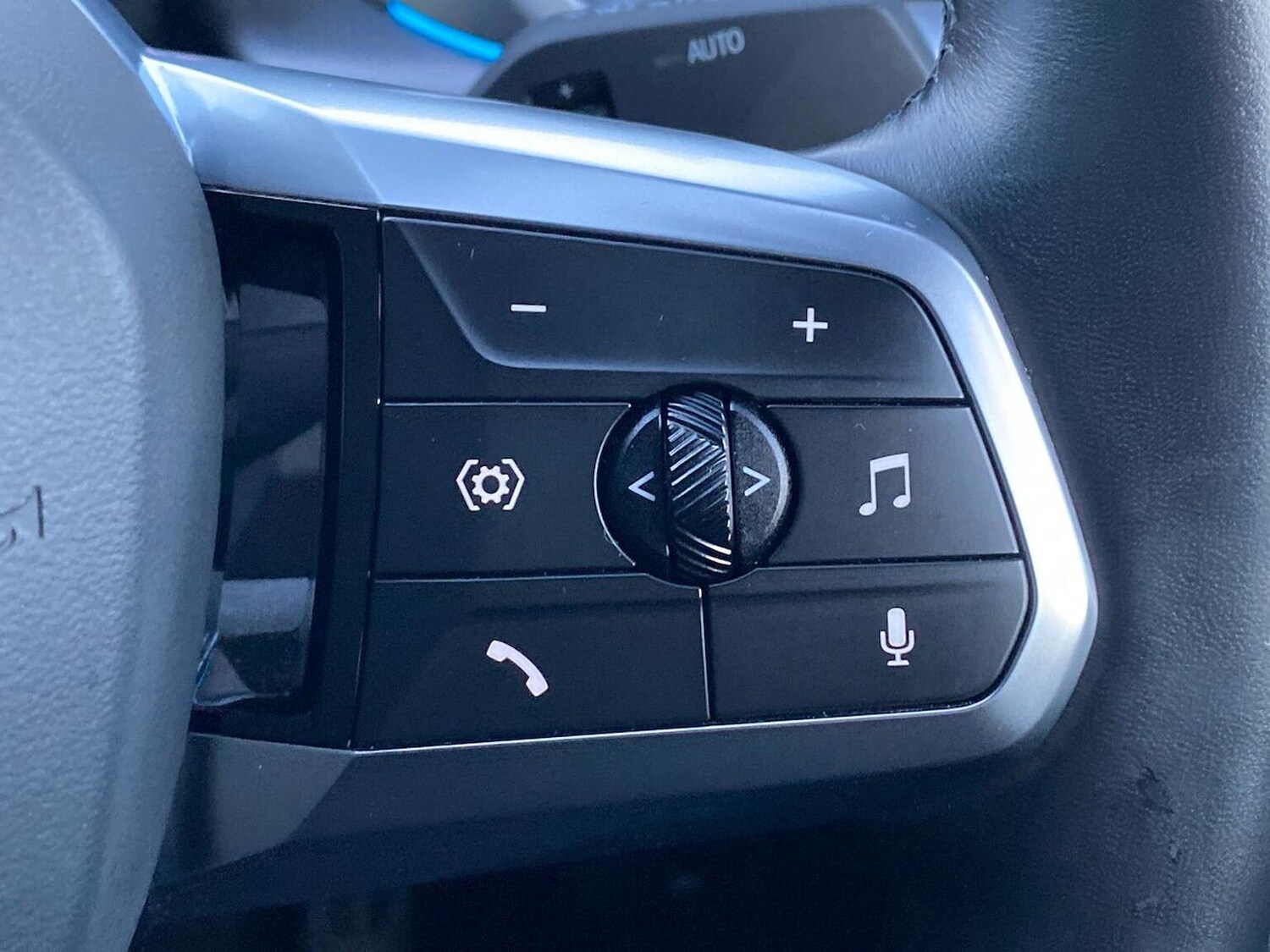 Used BMW iX2 2024 for sale - 76799390: Photo 27