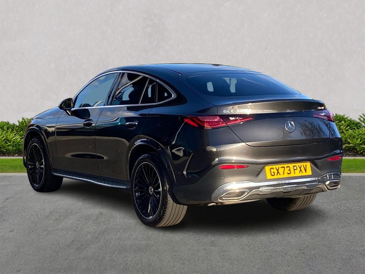 Used Mercedes-Benz GLC 2023 for sale - 76403430: Photo 2