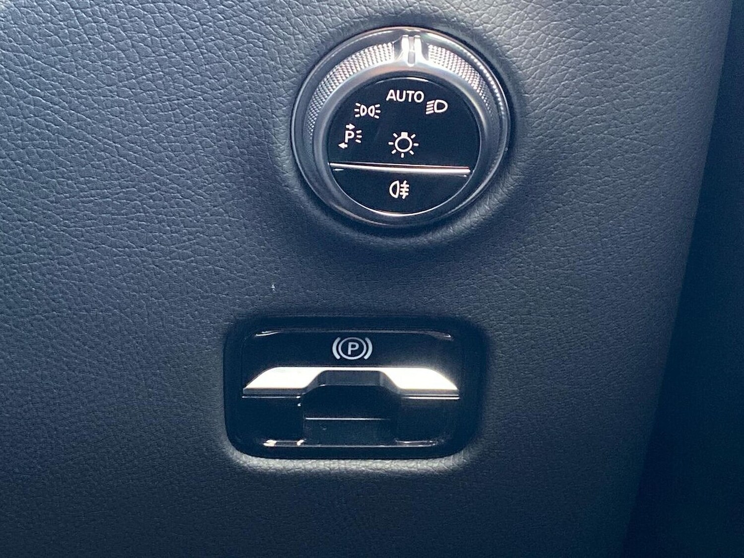 Used Mercedes-Benz GLC 2023 for sale - 76403430: Photo 22