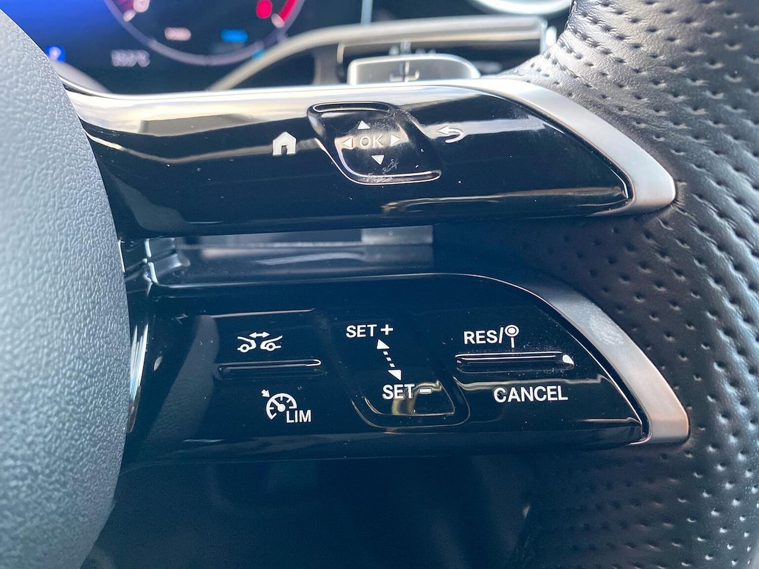 Used Mercedes-Benz GLC 2023 for sale - 76403430: Photo 27