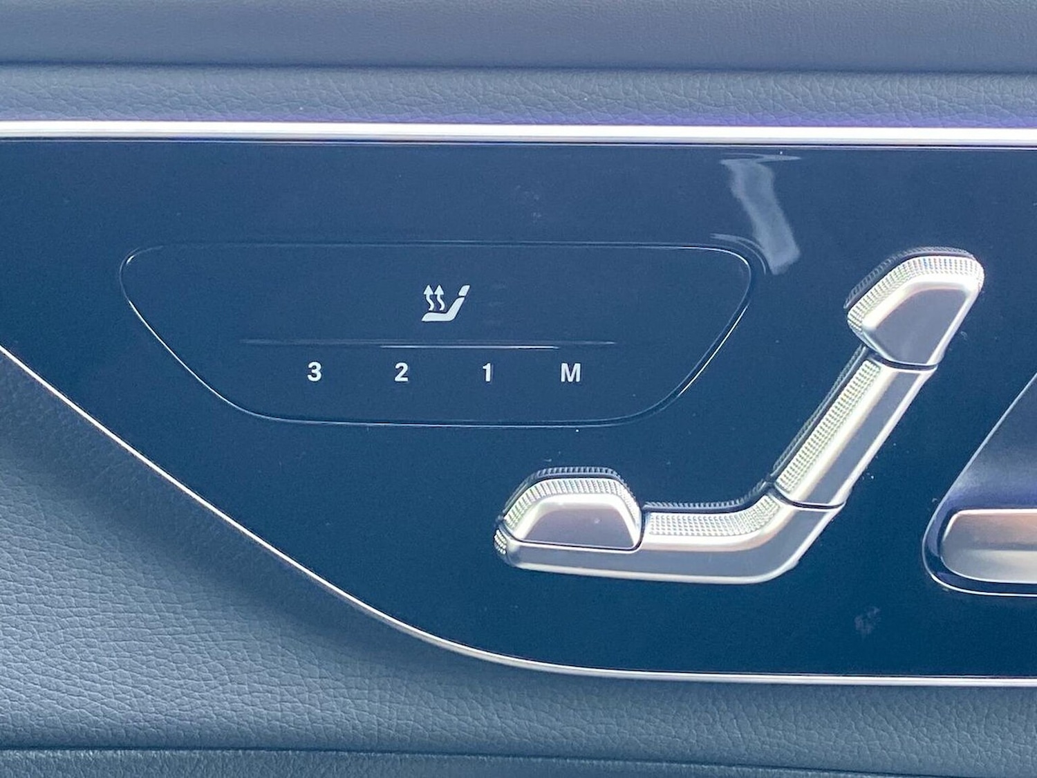 Used Mercedes-Benz GLC 2023 for sale - 76403430: Photo 30