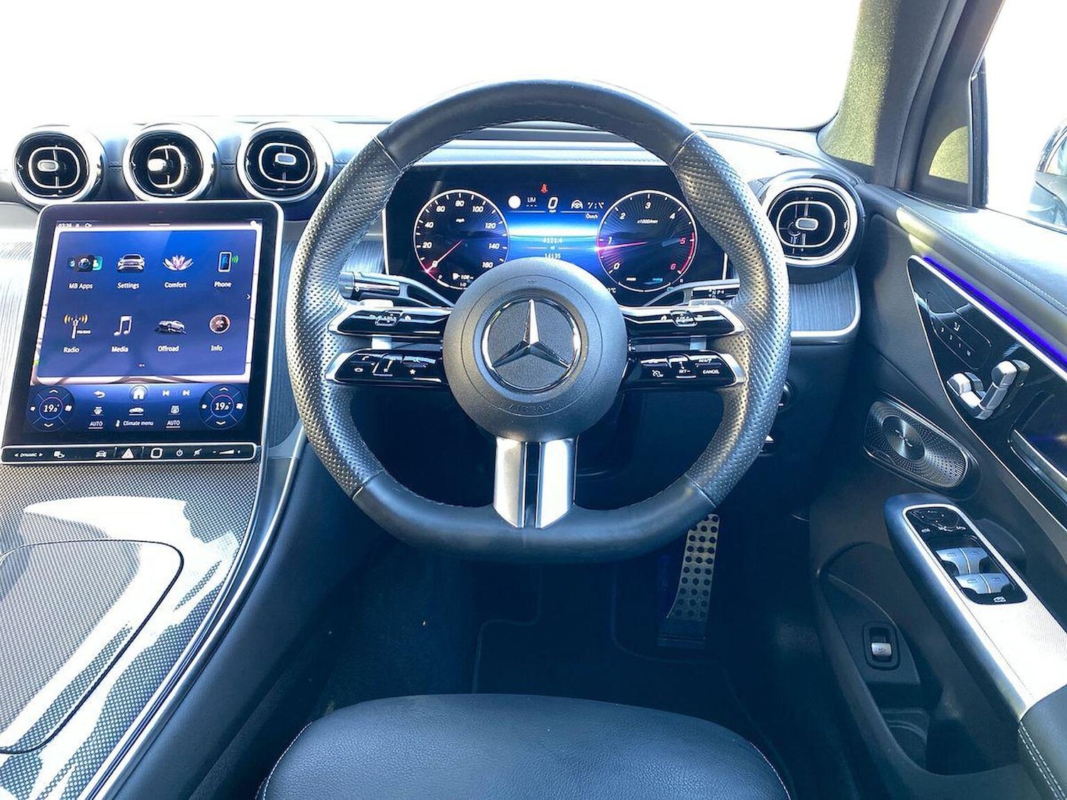 Used Mercedes-Benz GLC 2023 for sale - 76403430: Photo 9