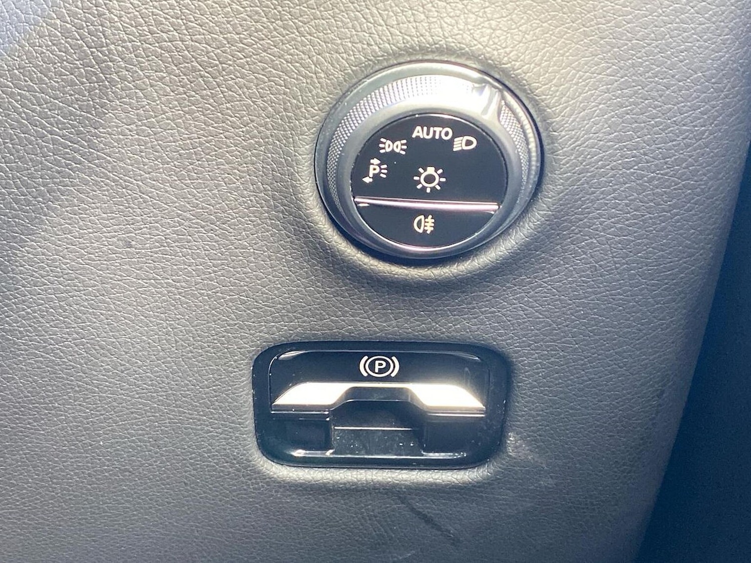 Used Mercedes-Benz GLC 2024 for sale - 76571016: Photo 24