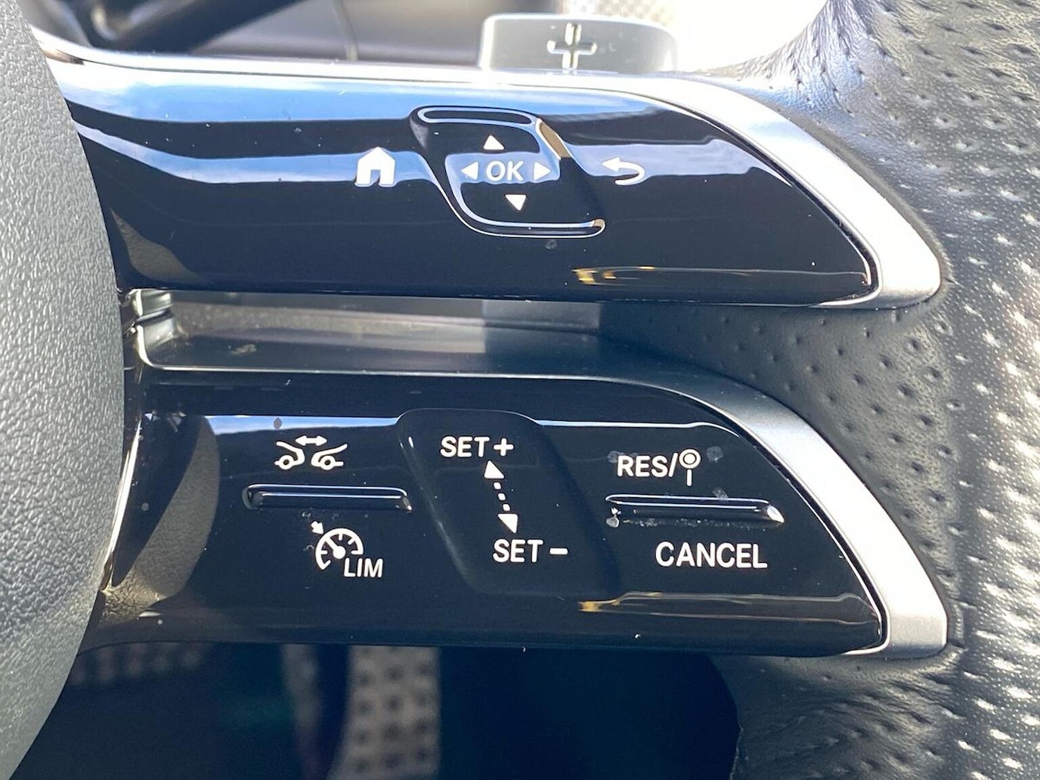 Used Mercedes-Benz GLC 2024 for sale - 76571016: Photo 29