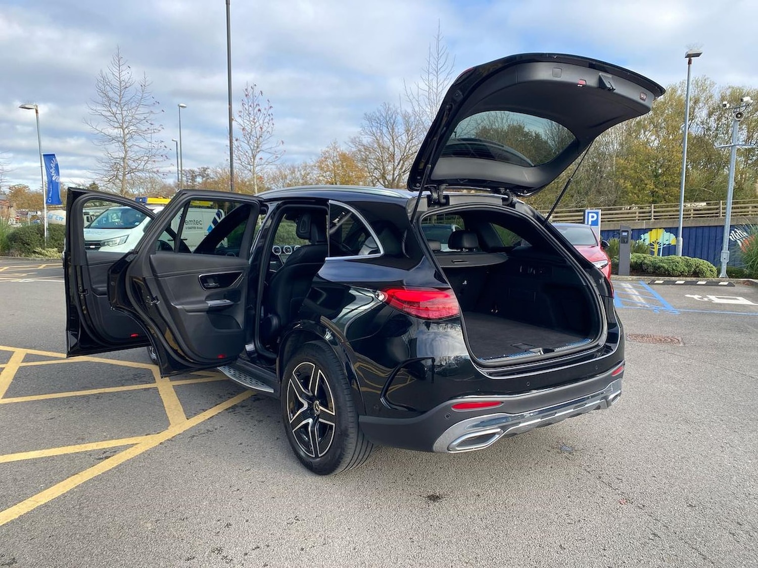 Used Mercedes-Benz GLC 2024 for sale - 76571016: Photo 42