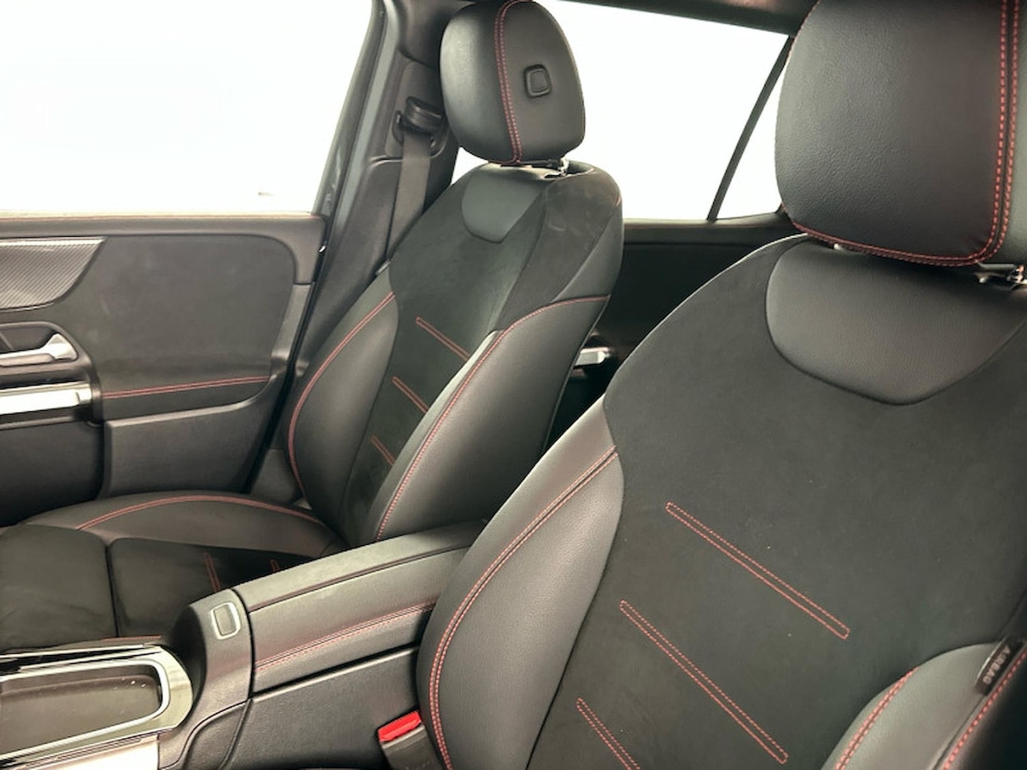 Used Mercedes-Benz GLB 2024 for sale - 76490555: Photo 4