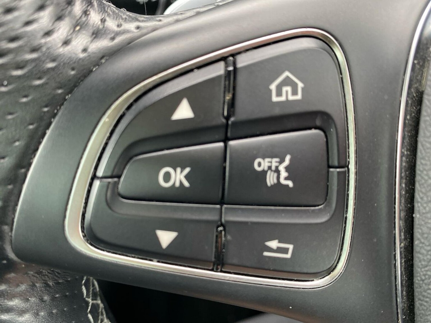 Used Mercedes-Benz V-Class 2021 for sale - 76391722: Photo 26