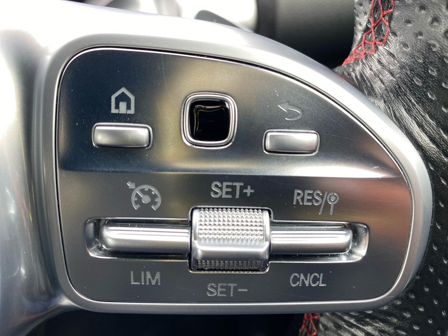 Used Mercedes-Benz GLB 2021 for sale - 76357856: Photo 27