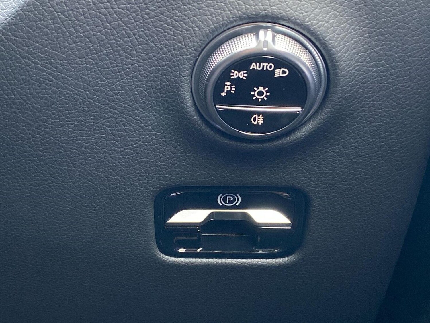 Used Mercedes-Benz GLC 2024 for sale - 76571017: Photo 24