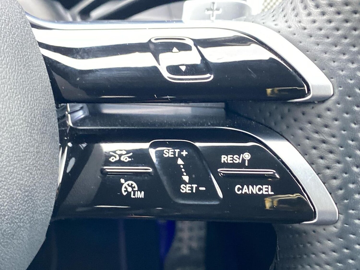 Used Mercedes-Benz GLC 2024 for sale - 76571017: Photo 29