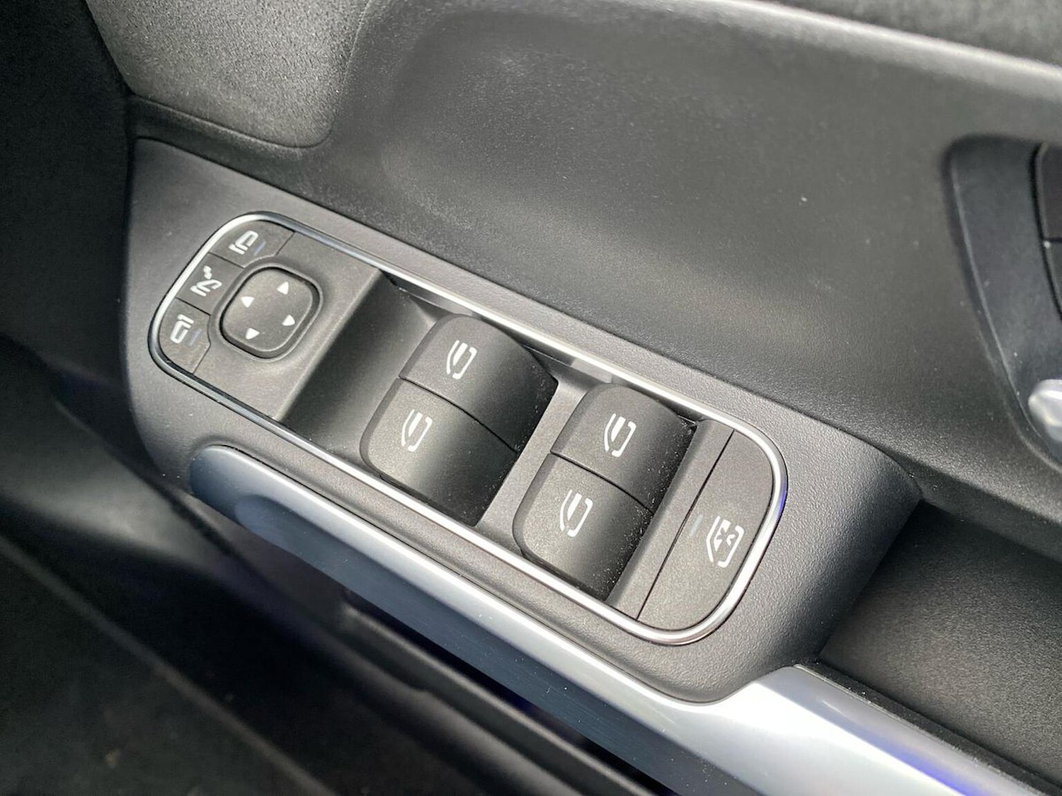 Used Mercedes-Benz EQB 2025 for sale - 76114248: Photo 21