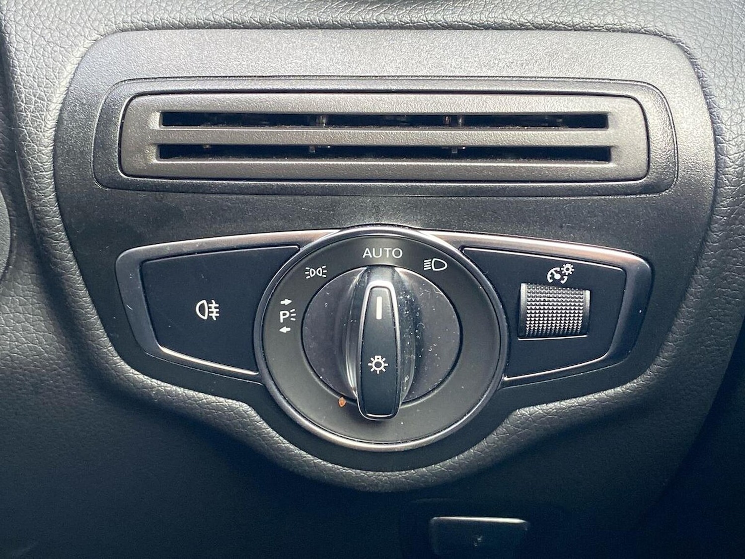 Used Mercedes-Benz GLC 2022 for sale - 76470970: Photo 22