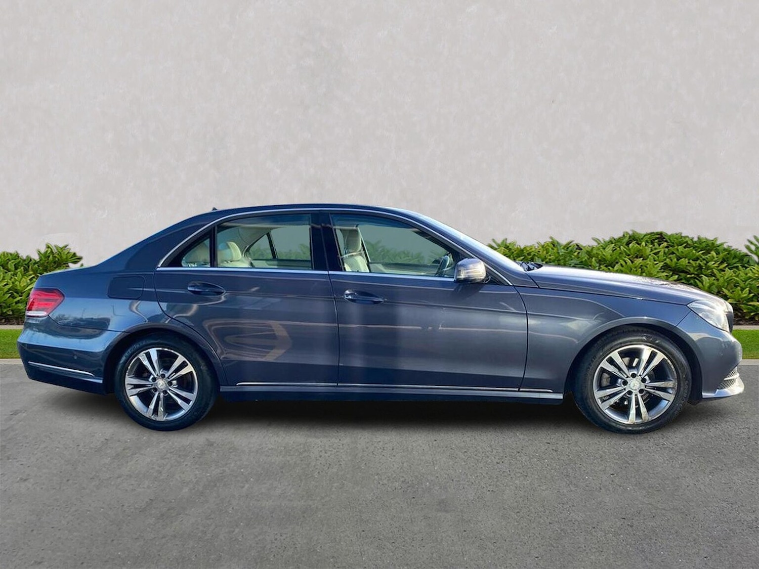 Used Mercedes-Benz E Class 2015 for sale - 76986903: Photo 5