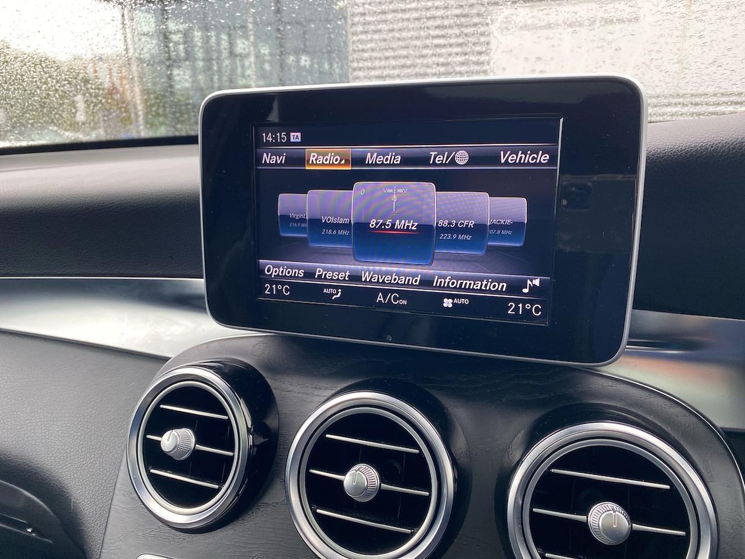 Used Mercedes-Benz GLC 2018 for sale - 76093599: Photo 11