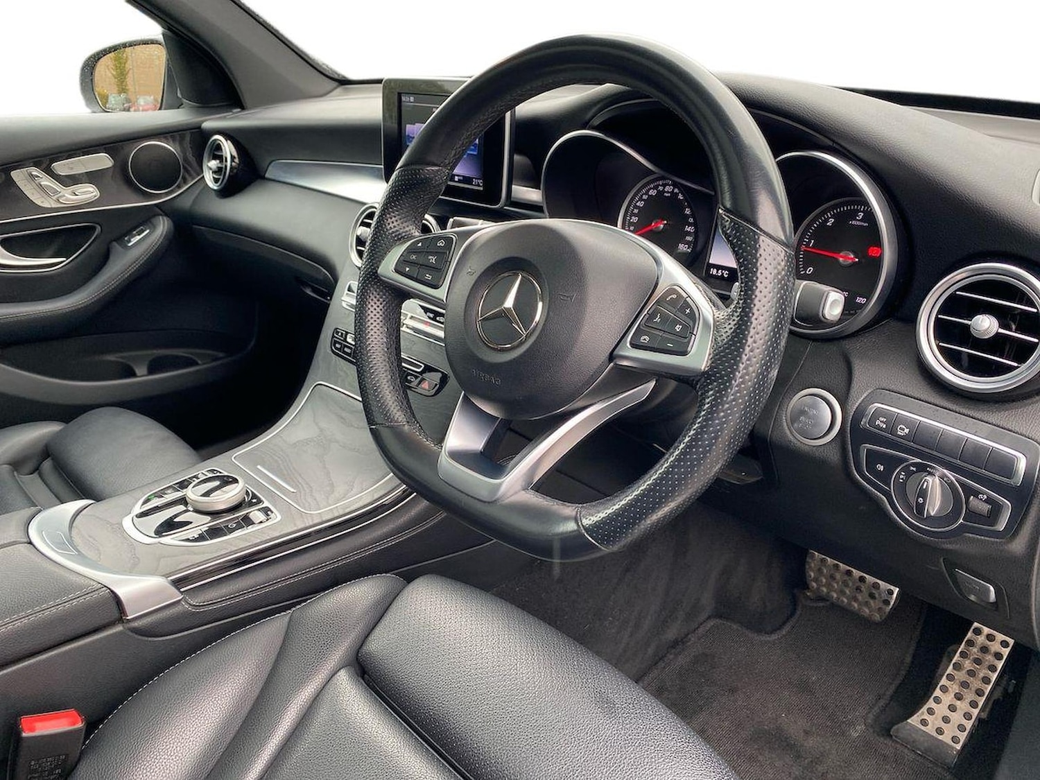 Used Mercedes-Benz GLC 2018 for sale - 76093599: Photo 15