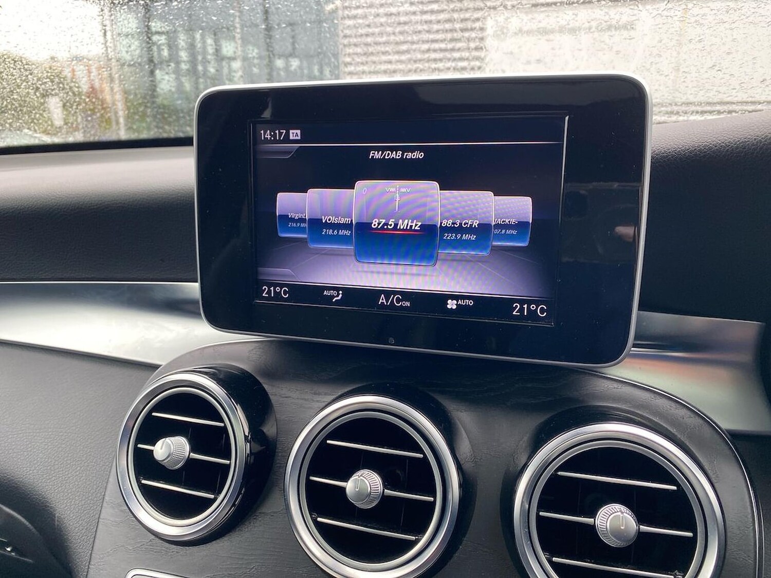 Used Mercedes-Benz GLC 2018 for sale - 76093599: Photo 25