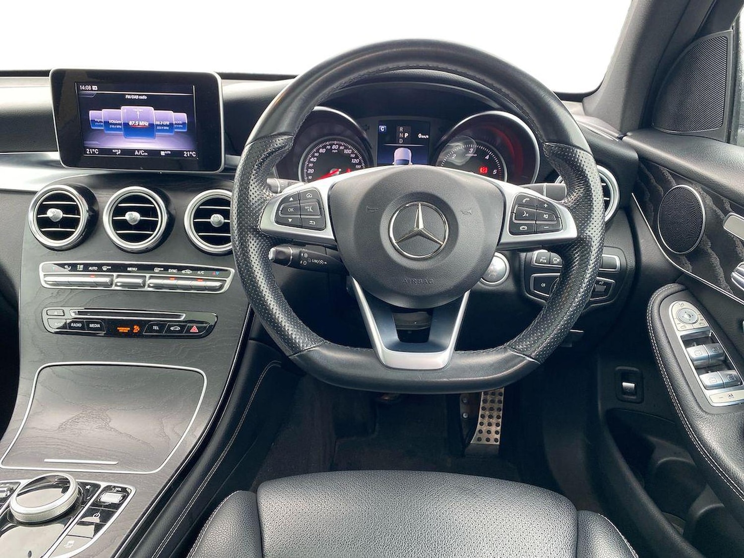 Used Mercedes-Benz GLC 2018 for sale - 76093599: Photo 9