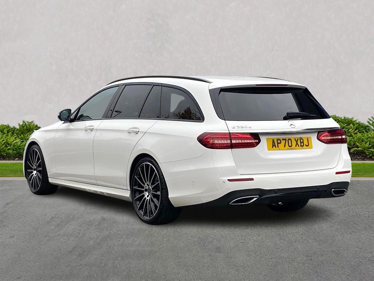 Used Mercedes-Benz E Class 2020 for sale - 76236971: Photo 2