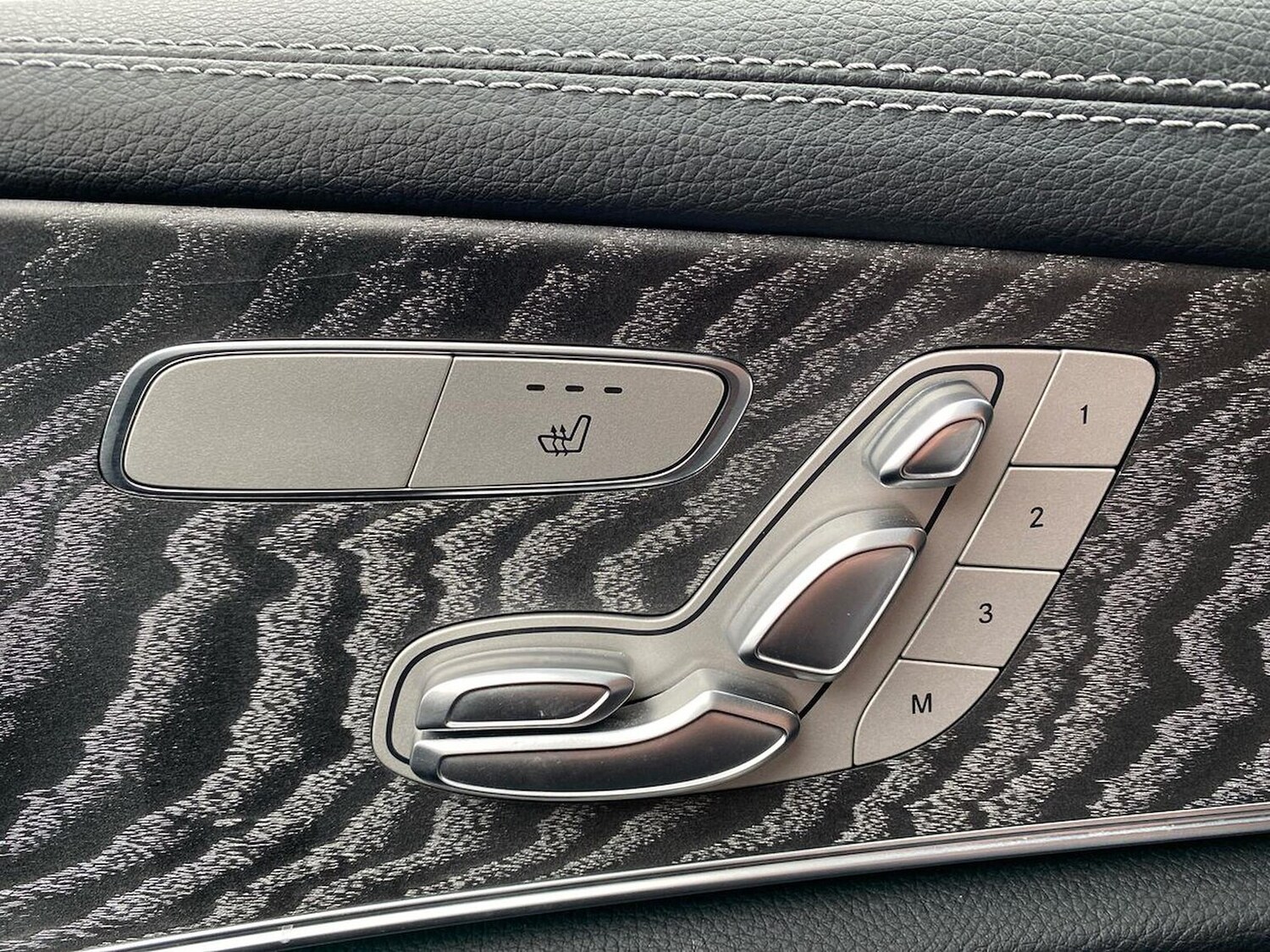 Used Mercedes-Benz E Class 2020 for sale - 76236971: Photo 30