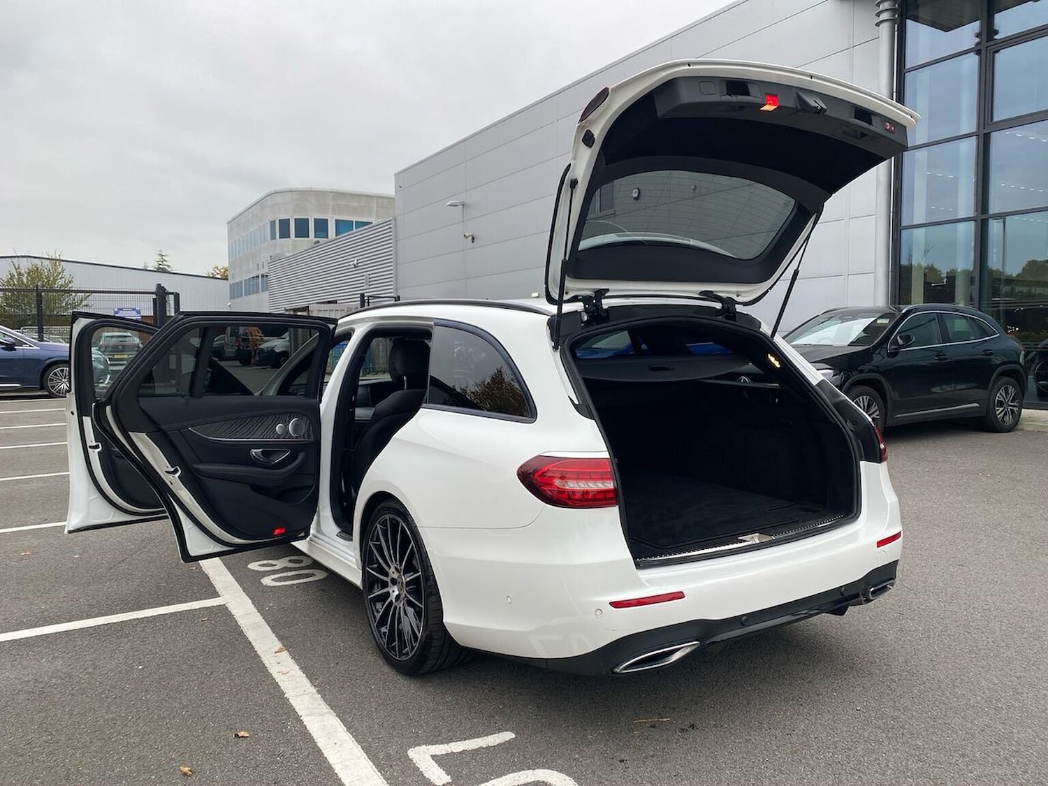 Used Mercedes-Benz E Class 2020 for sale - 76236971: Photo 40