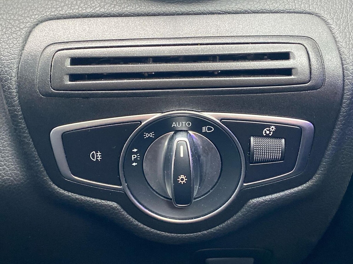 Used Mercedes-Benz GLC 2021 for sale - 76578318: Photo 22