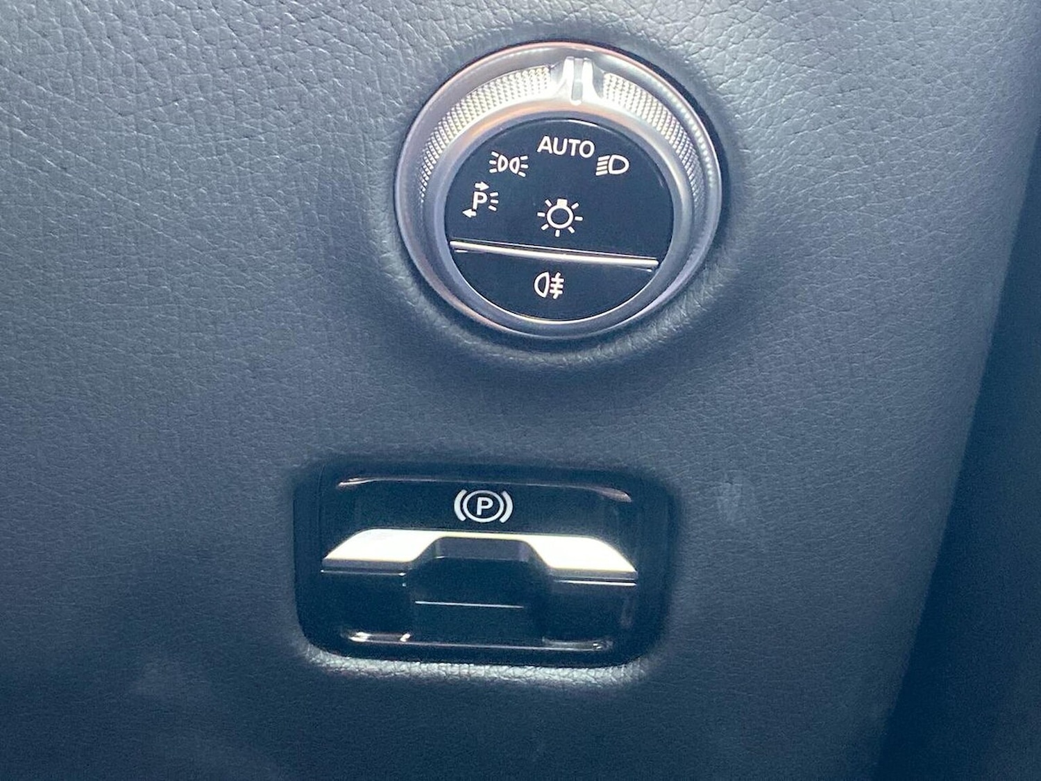 Used Mercedes-Benz GLC 2024 for sale - 76149403: Photo 22