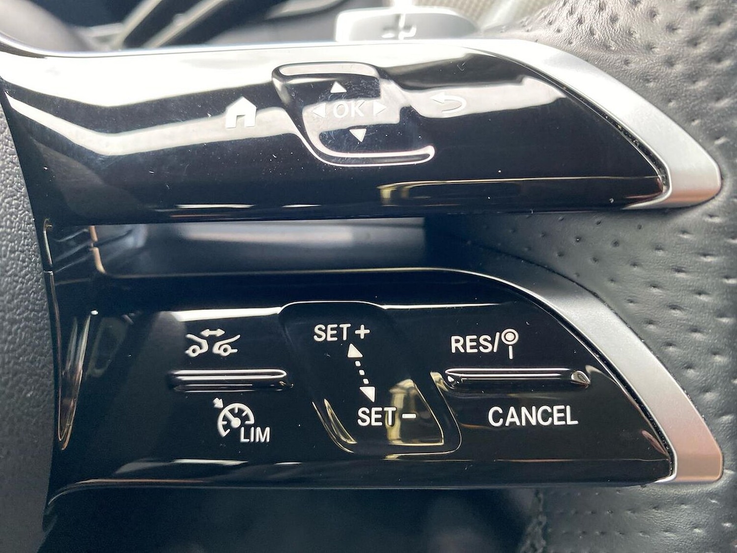 Used Mercedes-Benz GLC 2024 for sale - 76149403: Photo 27
