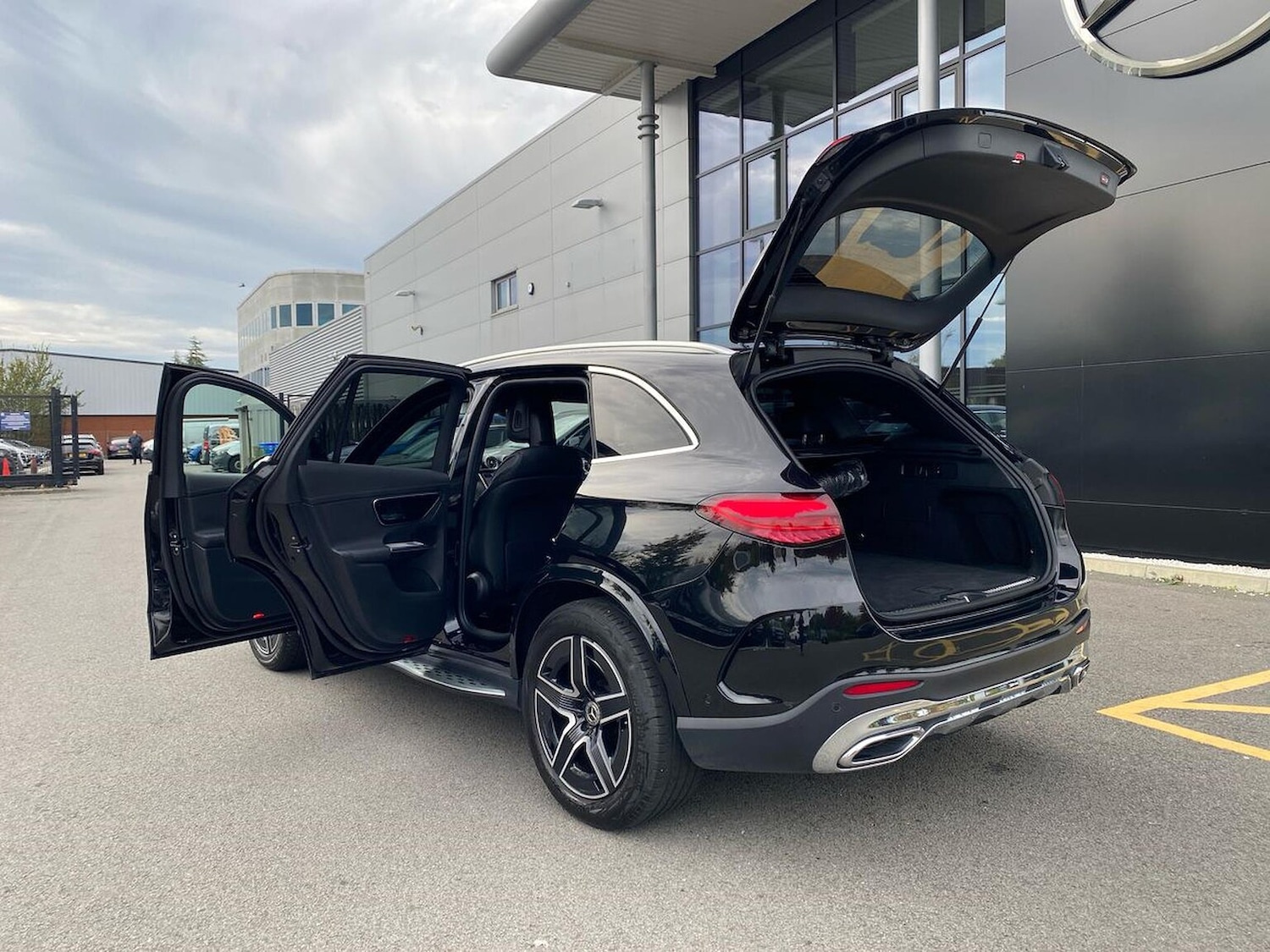 Used Mercedes-Benz GLC 2024 for sale - 76149403: Photo 40