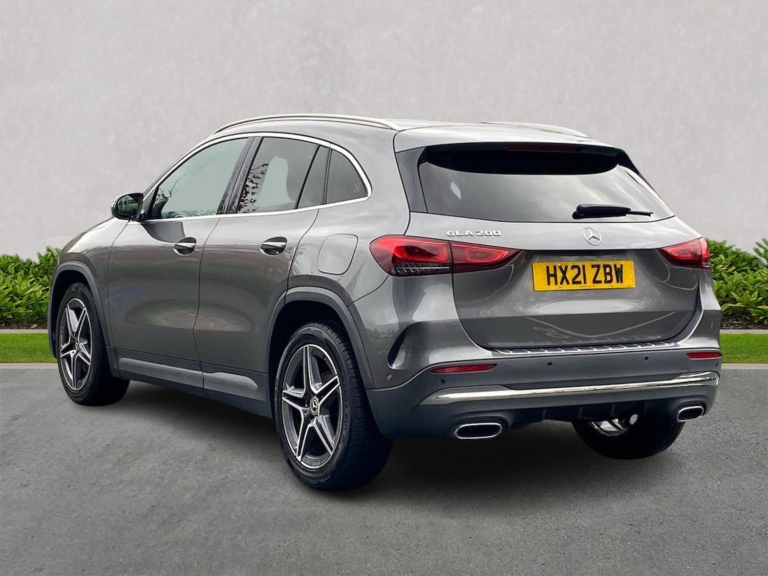 Used Mercedes-Benz GLA 2021 for sale - 76565437: Photo 2