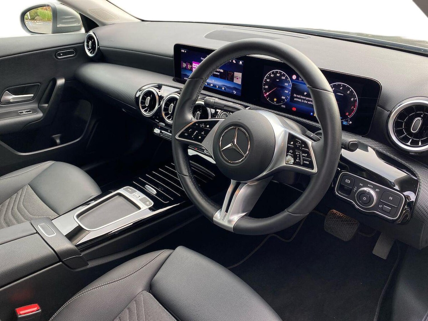 Used Mercedes-Benz CLA 2024 for sale - 76342937: Photo 15
