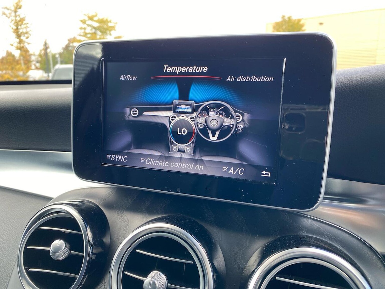 Used Mercedes-Benz GLC 2019 for sale - 75975323: Photo 12