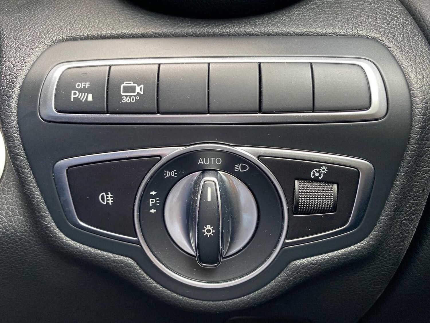 Used Mercedes-Benz GLC 2019 for sale - 75975323: Photo 22