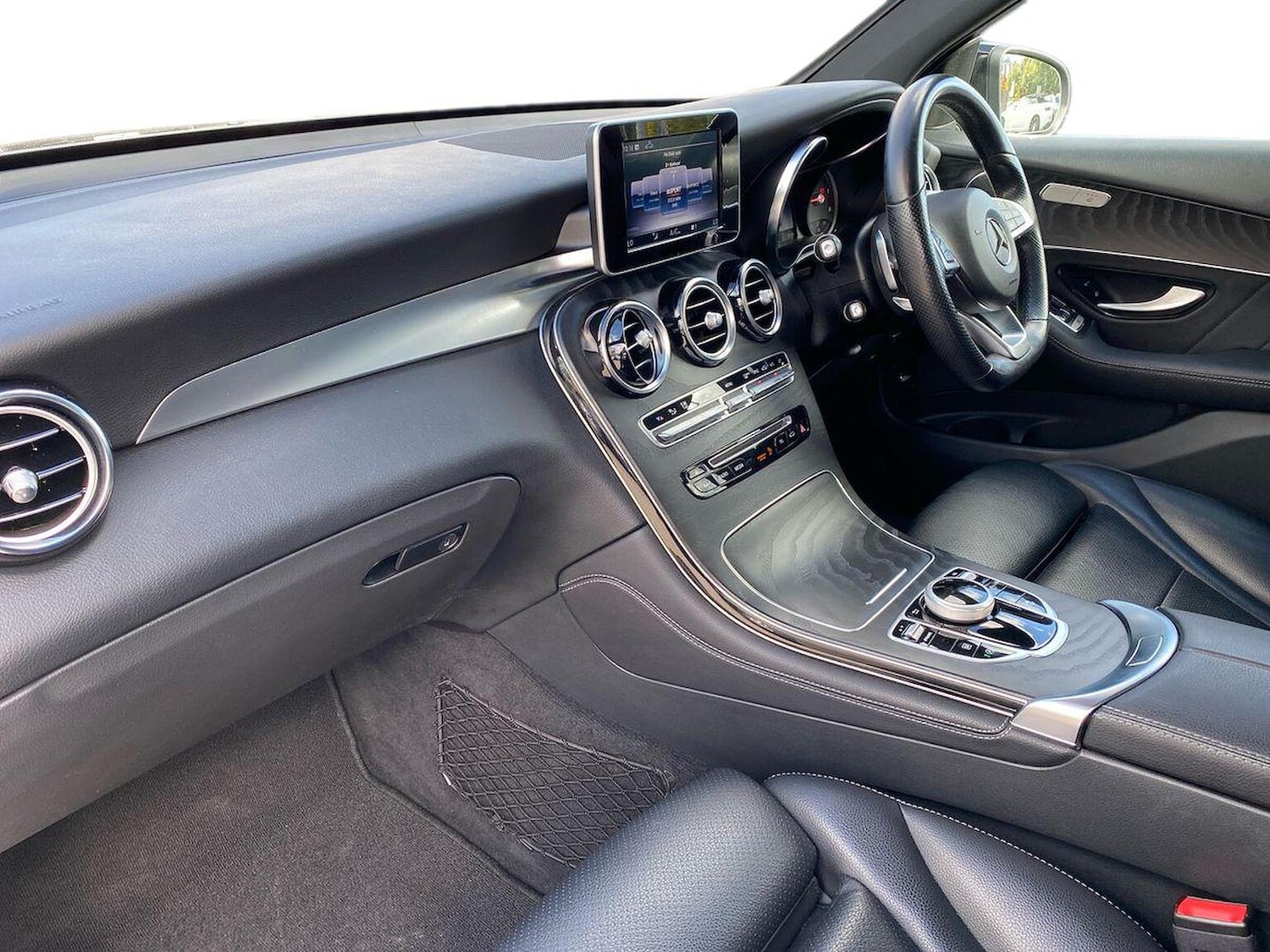 Used Mercedes-Benz GLC 2019 for sale - 75975323: Photo 7