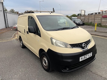 Nissan - NV200