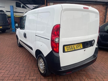 Used Vauxhall Combo 2015 for sale - 77174677: Photo