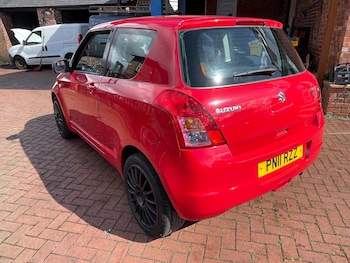 Used Suzuki Swift 2011 for sale - 75927487: Photo