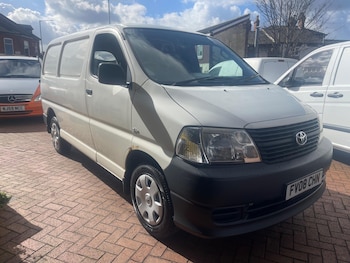Toyota HiAce feature image